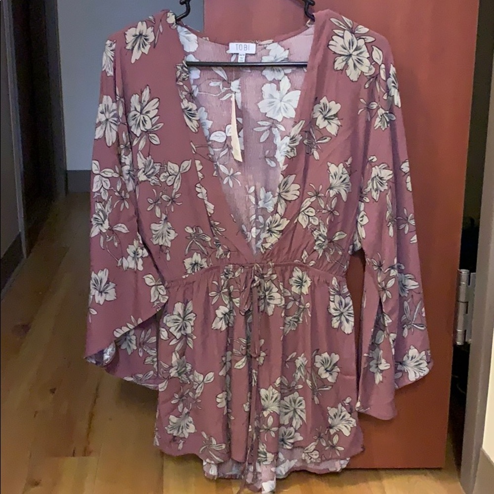 🌼 TOBI Floral Romper🌼